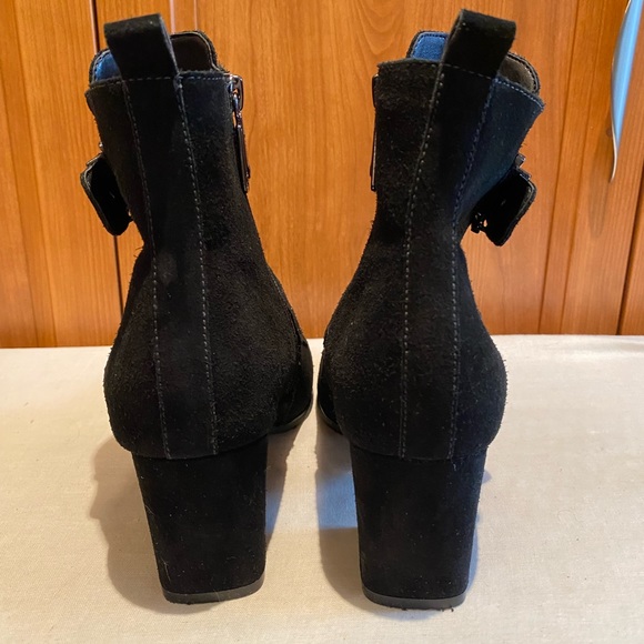 Blondo Daphne Suede Ankle Boots - Picture 5 of 11